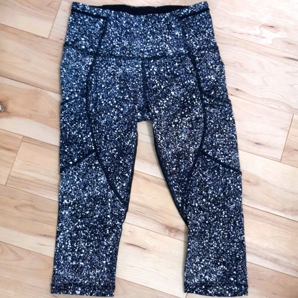 Lululemon crops - Picture 1 of 5